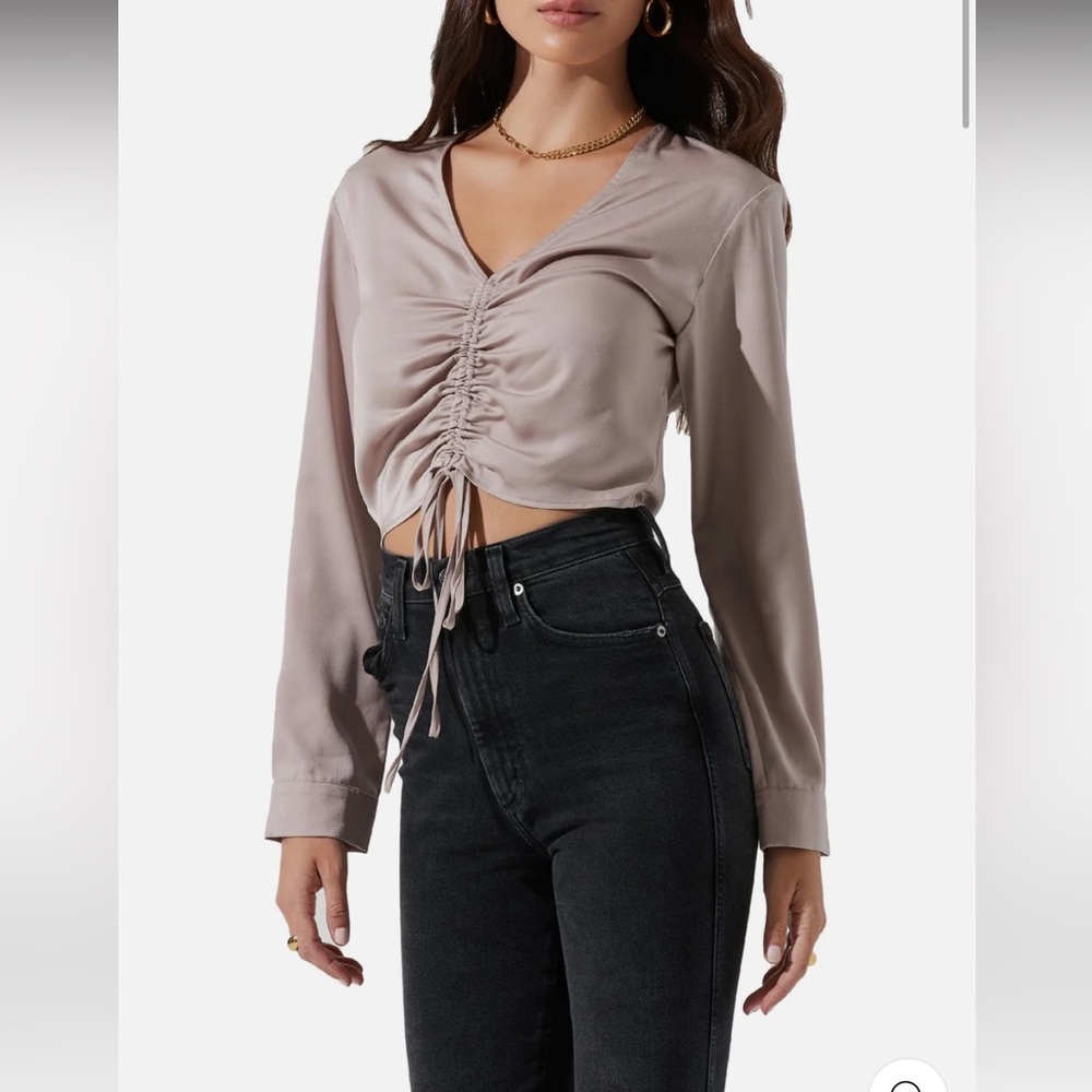Astr The Label Womens Satin Shirred Blouse